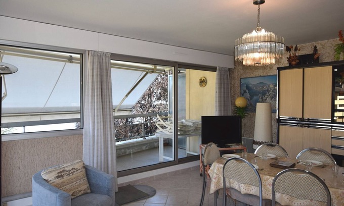 Evian-les-Bains Apartment | Charming Apartment in Evian - Central Location, Pet-Friendly, Close to Lake and Amenities