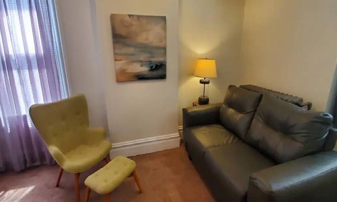 Lemay Apartment | Charming Apartment Great For Traveling Nurses