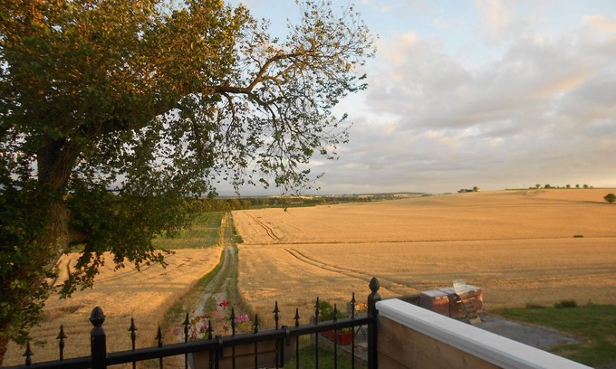 Jaulnay Apartment | charming apartment with countryside unobstructed view of Le Vieux Grenier
