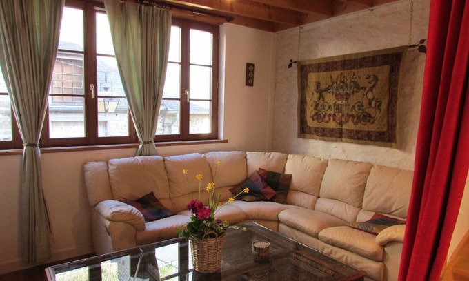 Dinan Apartment | Charming apartment with garden in Medieval Dinan.