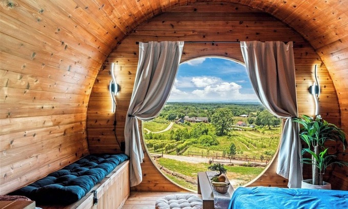 Arlington Cabin | Charming Barrel on a Private Vineyard with Scenic Views and Hot Tub