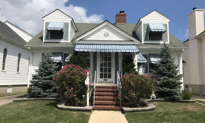 Avon House | Charming Bay Head House.