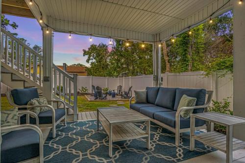 Windy Hill House | Charming Beach House Short Walk To Beach