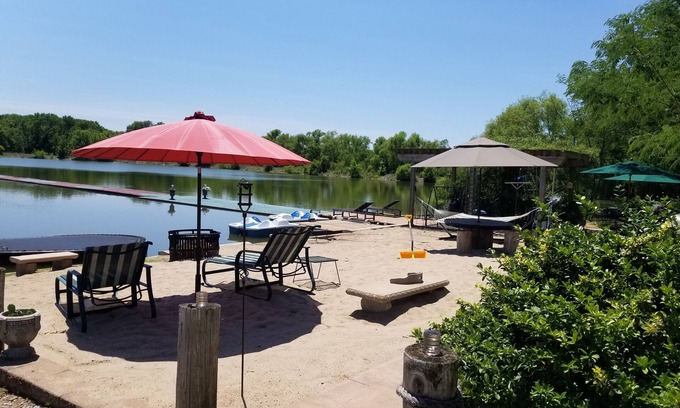 Lafayette County Bed & Breakfast | Charming bed & breakfast in Wellington with WiFi and AC