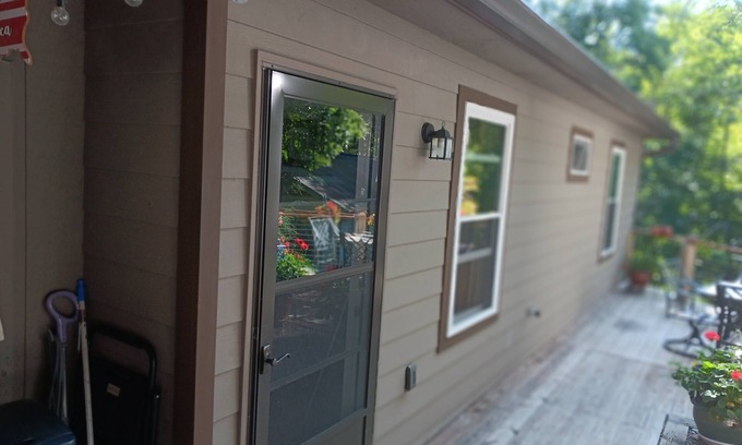 Pineola Cabin | Charming cabin nestled in a Blue Ridge mountain resort near ski resorts.