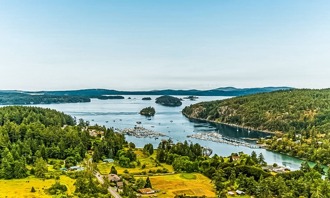 Deer Harbor Cabin | Charming cabin with private hot tub & ocean view- near everything in Deer Harbor