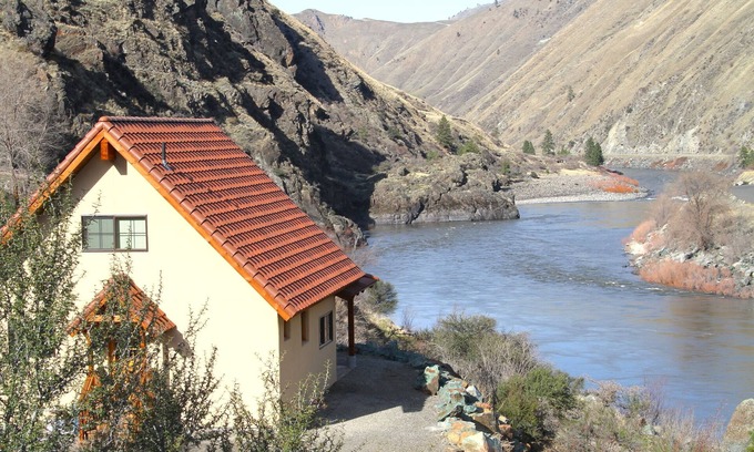 Riggins House | Charming Casita With Spectacular River Views
