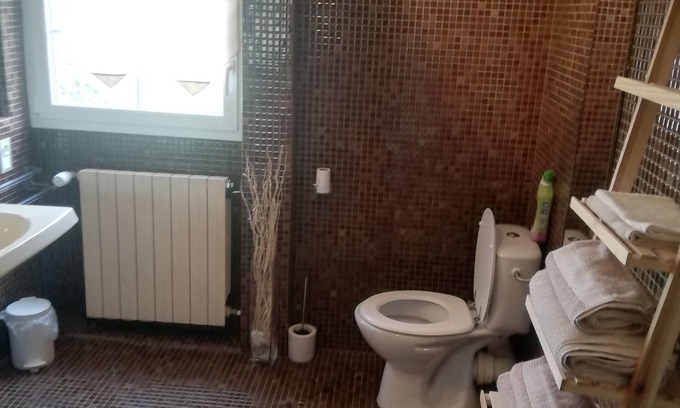 Saint-Lon-les-Mines Bed & Breakfast | Charming cottage for 10 people with garden, swimming pool and jacuzzi