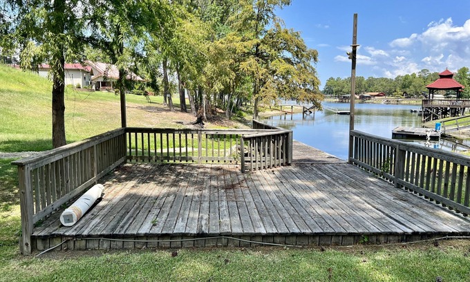 South Toledo Bend Hotel | ❤️Charming & Comfy Lakefront Getaway🎣 Double Beds(