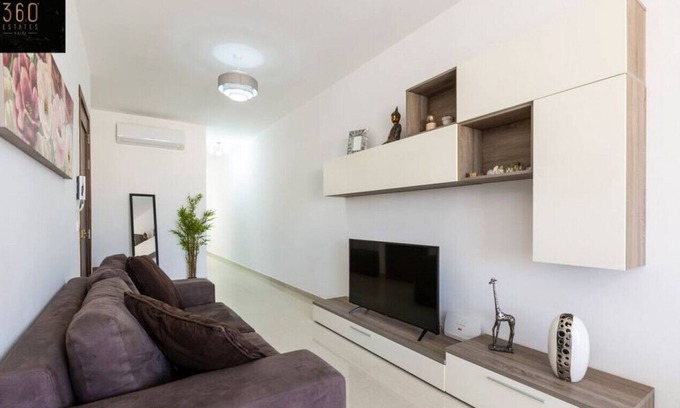 Hamrun Apartment | Charming, comfortable home in the centre w/WIFI