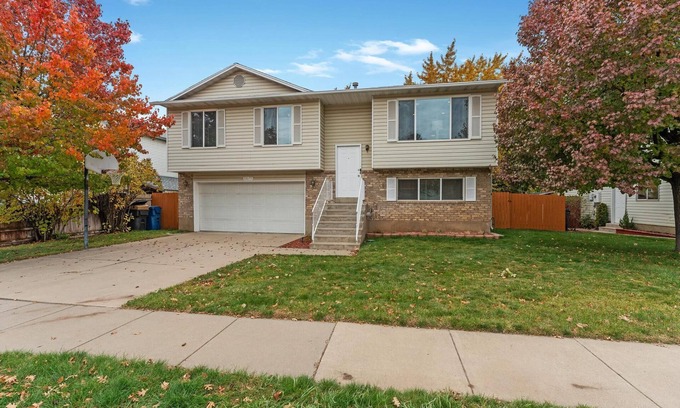 South Ogden House | Charming & Comfy ~ Hot Tub ~ Spacious Yard ~ Pkg!