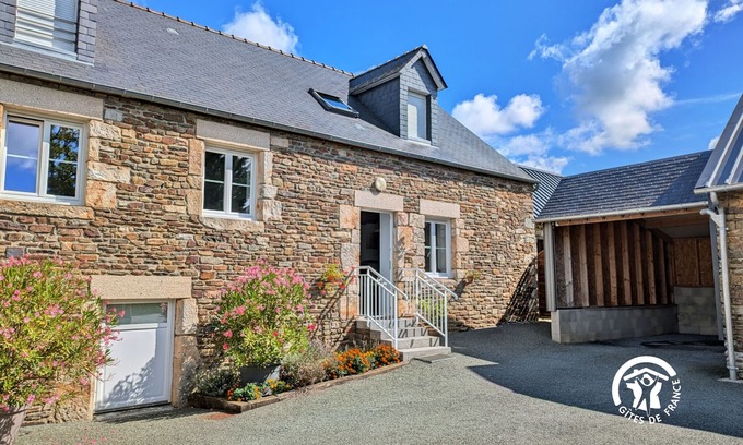 Neuilly-le-Vendin Cottage | Charming Cottage with Terrace, WiFi & Countryside Views in Normandie-Maine, Near Bagnoles de l'Orne