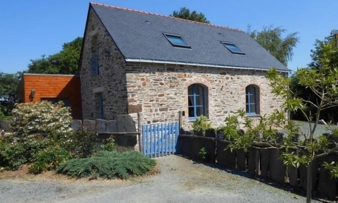 Guemene-Penfao Cottage | Charming Cottage with Garden, Bikes, and Family Amenities in Quiet Callac