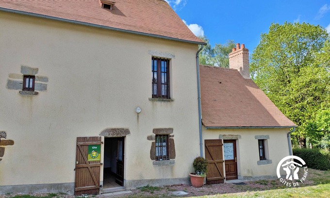 Livet Cottage | "Charming Cottage in Livet: 3BR, WiFi, Near Lake, Pet-Friendly, Baby Gear Available"