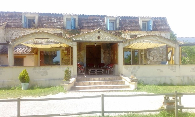 Brugnac Cottage | Charming cottages for family or groups