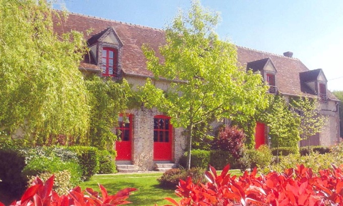 Longny les Villages Cottage | Charming Country Retreat: Fireplace, Central Heating, WiFi, Pet-Friendly, Near Nature Trails