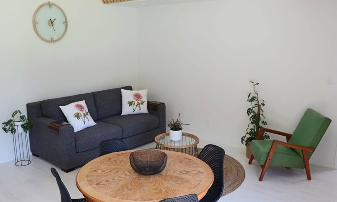 Western Bay of Plenty District Apartment | Charming Country Apartment - Pool, Peaceful, Perfect.