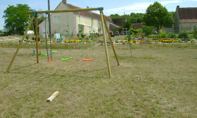 Chedigny Cottage | Charming Countryside Cottage Near Touraine's Top Sights with Garden and Modern Amenities