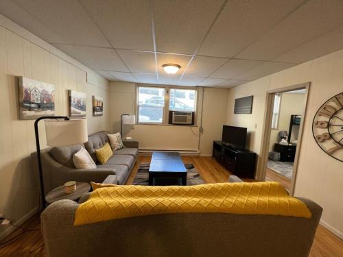 Fargo Apartment | Charming Cozy Walking Distance To Attractions