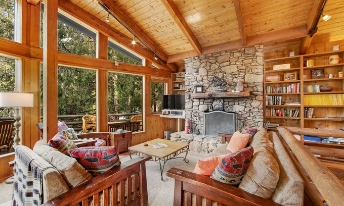 Fern Valley Cabin | Charming, Dog-Friendly Two-Story Cabin Lodge with Deck - Great for Families