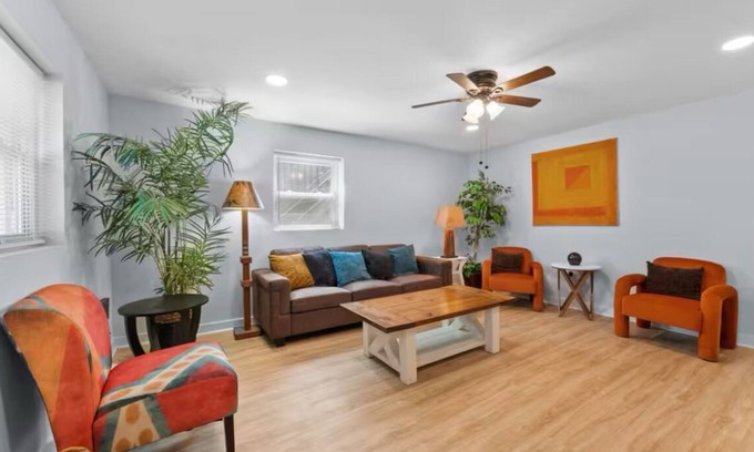East Durham Apartment | Charming Downtown 2-bedroom bungalow in lovely Durham