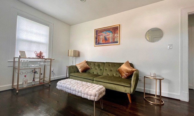 Northern Inglewood House | Charming East Nashville Cottage with AC, WiFi, Large Backyard