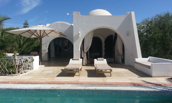 Djerba Ajim Villa | Charming Eastern Residence with Private Pool not overlooked