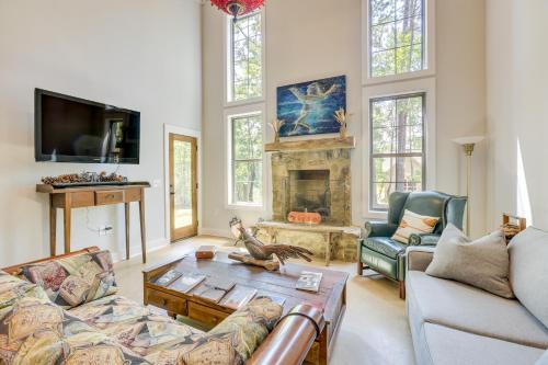Little Kowaliga House | Charming Eclectic Vacation Rental with Beach Access!
