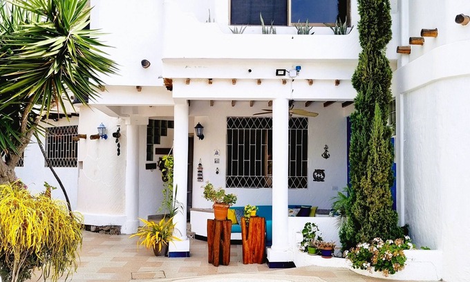 Punta Blanca House | Charming family-friendly townhome in Punta Blanca