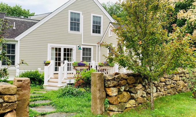 East Lyme Apartment | Charming Farm Abode with gourmet food and access to lake, trails & farm fun