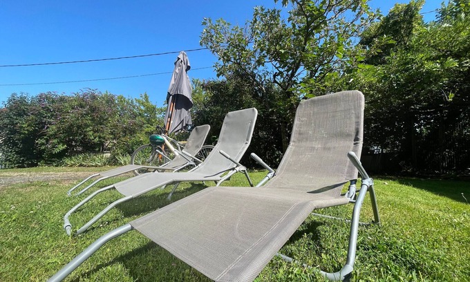 Gournay Cottage | Charming farmhouse with garden near Lake Eguzon