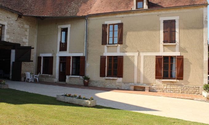 Roffey House | Charming farmhouse with swimming pool all ground floor 100 m2 Week-end 300 €