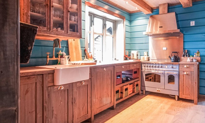 Grondalen House | Charming former homestead on large property.