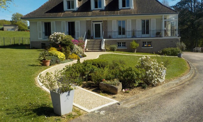 Saint-Martin-de-Jussac Apartment | CHARMING APARTMENT