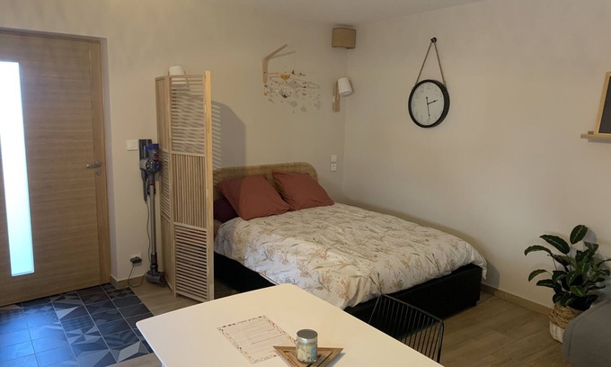 Saint-Pierre-d'Albigny House | Charming studio