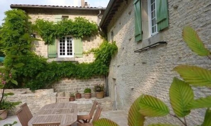 Thonnance-Les-Joinville Cottage | Charming B&B