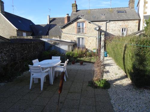 Gorron House | Charming French cottage-gite in the heart of quiet Gorron