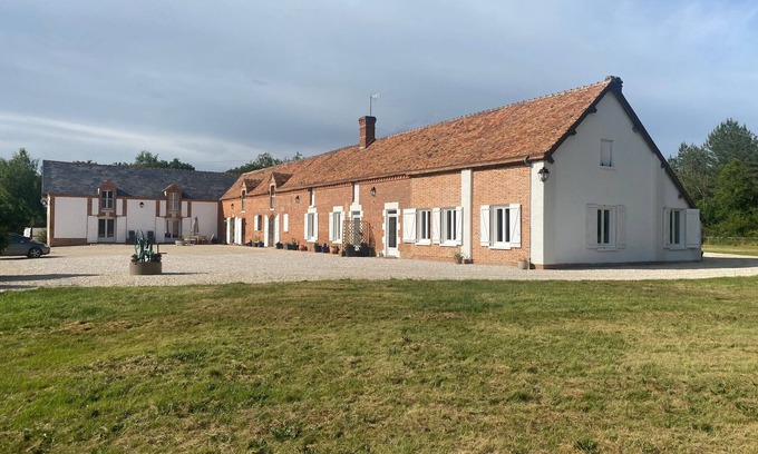 Vannes-sur-Cosson Cottage | Charming Gîte in Sologne: Forest, Lake, Hiking, Near Orléans & Castles