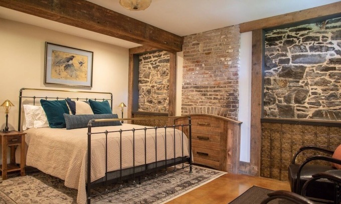 Kingston Apartment | Charming garden apartment with Hudson River views in historic downtown Kingston
