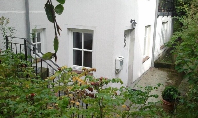 Rahlstedt Apartment | Charming garden floor apartment with 95m² in an old villa, 20 minutes to the main station./City