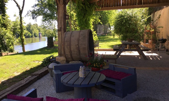 Lafitte-sur-Lot House | Charming gîte on the banks of the Lot for fishermen or nature lovers