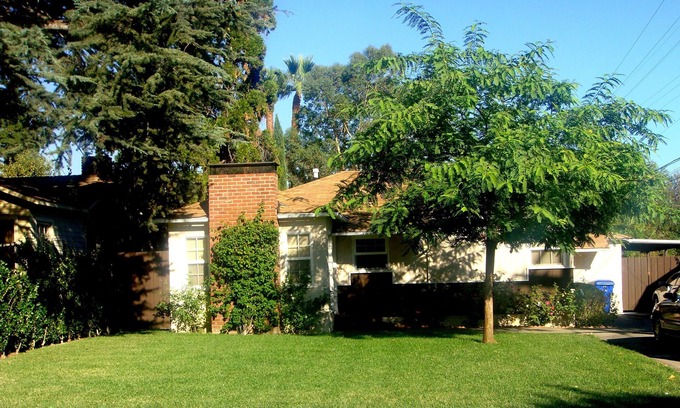 Granada Hills South House | Charming Granada Hills Home in Great Neighborhood