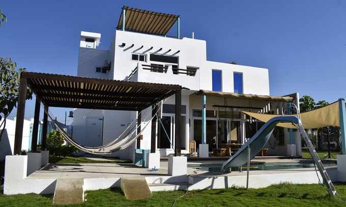 El Paredon House | Charming 4-bedroom house with AC and WiFi in beautiful El Paredón Buena Vista