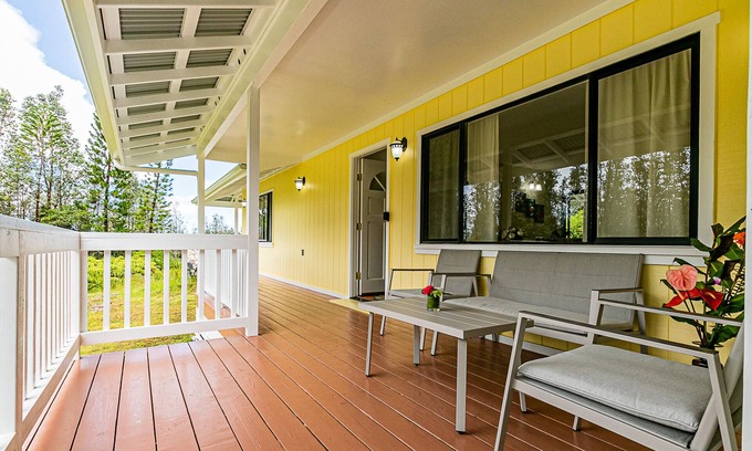 Fern Acres House | Charming Guest House in Mountain View