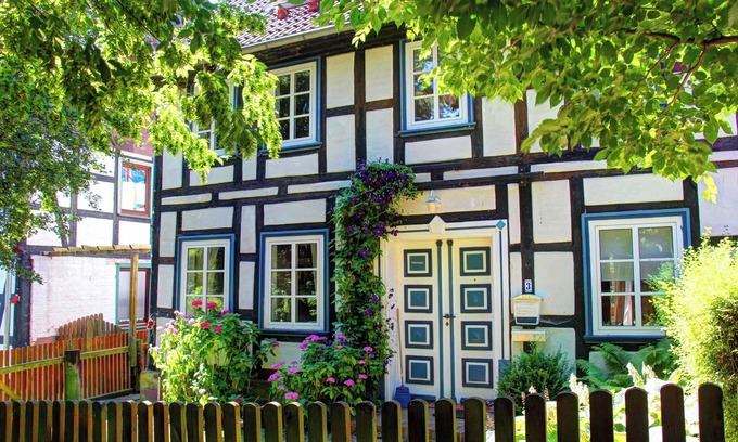 Schnedinghausen House | Charming half-timbered house in the country