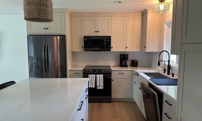 Hastings House | Charming Hastings, MN 3-bedroom, 2-office house in quiet cul-de-sac w/AC & WiFi