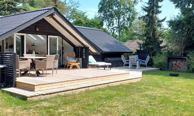 Bøtø By House | Charming holiday home in Marielyst near the beach and forest