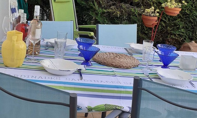 Royan House | Charming Holiday Home with Garden View, Terrace, Balcony & Parking in Royan