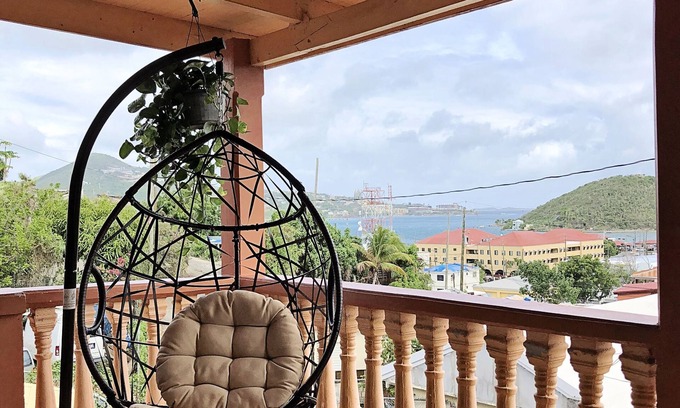 Estate Agnes Fancy House | Charming Home Close close to French Town!