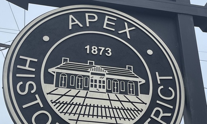 Apex Cottage | Charming Home in Downtown Historic Apex with King Bed